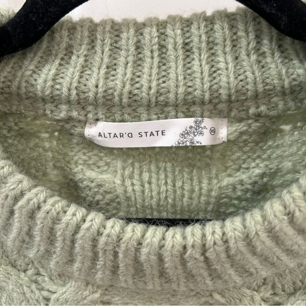 Altar'd State Capri Sage Cropped Oversized Cable Knit Sweater Puff Sleeves Sz XS - Picture 4 of 11